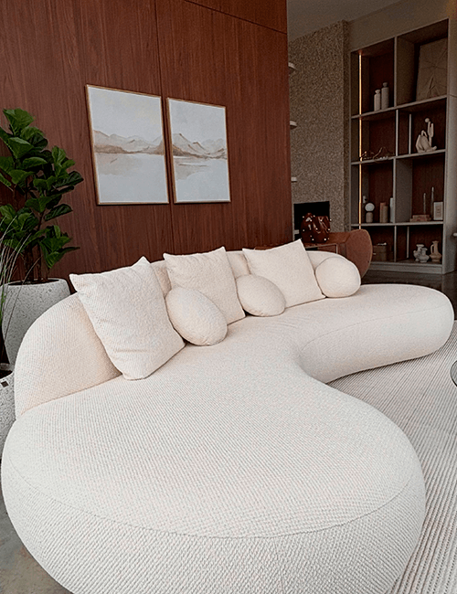Sala de estar residencial com decoração personalizada